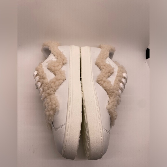 Stuart Weitzman Daryl Cozy Genuine Shearling Sneaker SZ. 5.5B #GS - Picture 2 of 7